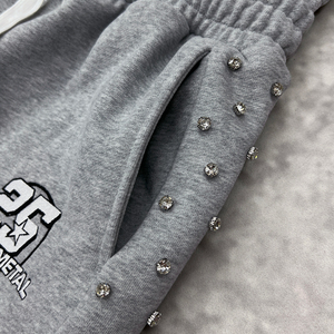 Survêtement de qualité supérieure Ensembles unisexes Survêtement lourd personnalisé Short à double taille en strass et ensemble de sweat à capuche zippé brodé - Product Image 5