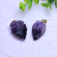 Vente en gros de pendentifs en forme de flèches en cristal, modèle de couteau, artisanat à la main, améthyste, quartz rose, quartz clair, mini-dague, collier, chakra, bijoux DIY