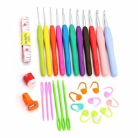 Lot de 30 crochets carrés en plastique à manche souple, couleurs variées, pour tricot de laine, fabrication de poupées et écharpes DIY, Fête des Mères, Anniversaire
