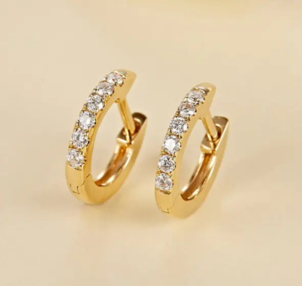 بالجملة النساء المجوهرات الجميلة الشركات المصنعة 18k الذهب الصلب الماس Huggies الأقراط طوق