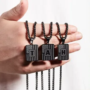 黑色方形雕刻首字母阿尔法伯特字母吊坠项链女性不锈钢项链女性饰品制造商