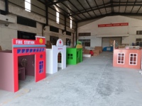 Aire de jeux intérieure pour enfants couleur pastel thème personnalisable équipement interactif pour parc d'attractions utiliser zone de jeu de rôle