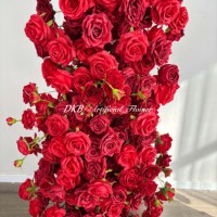 Klasik semua sutra merah mawar Hydrangea lengkungan bunga buatan bentuk tanduk latar belakang penuh pengaturan bunga