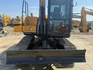 Excavadora Mini Sobre Orugas SY95C de 9.5 Toneladas de Segunda Mano con Motor Isuzu, Cilindro Hidráulico PLC MOOG - Alta Potencia de Excavación - Product Image 4