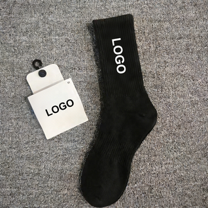 Calzini Sportivi Traspiranti con Logo Personalizzato, Design in Cotone Ricamato, Calzini da Basket per Uomo e Donna - Product Image 4