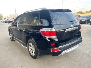 Toyota Highlander 2.7L 7 Plazas Fabricado en China 09/2011 SUV Negro Venta al por Mayor 2005 2008 2012 2015 2016 2017 2022 Highlander - Product Image 6