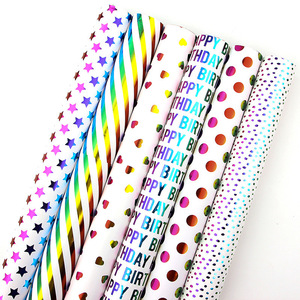 Papier cadeau imprimé avec des motifs colorés en feuille métallisée, des pois irisés et des rayures, assortiment pour emballer les cadeaux d'anniversaire - Product Image 6