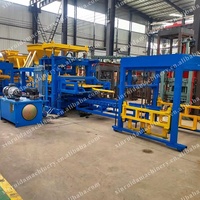 Ligne de production de briques entièrement automatique populaire, machine hydraulique de fabrication de briques en ciment, machine de fabrication de blocs de béton emboîtables