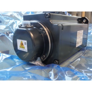 Motor Servo Trifásico Sin Escobillas R88M-1L4K030C, 4kW, 400VAC, 3000rpm, con Encoder Absoluto, para Automatización Industrial, Nuevo - Product Image 1
