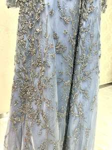 Midnight Bloom: <span class=keywords><strong>el</strong></span> Jardín Celestial, un Vestido Azul Marino de Cuello Alto con Corpiño Transparente - Product Image 6