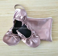 Chaussures plates pliables bon marché populaires, chaussures de ballerine jetables personnalisées dorées pour mariage