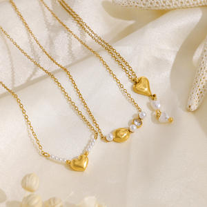 Оптовая продажа: Новое ожерелье-чокер с жемчужным кулоном в форме сердца, покрытое 18-каратным золотом, из титановой стали; Элегантное женское ожерелье оптом - Product Image 4