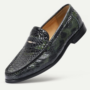 Chaussures de mariage en cuir de vachette haute brillance, texture luxueuse, motif peint à la main, confortables et respirantes, à enfiler - Product Image 2