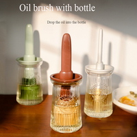 Bouteille distributrice d'huile 2 IN 1 avec brosse en silicone pour la cuisson de la sauce au vinaigre, du barbecue et de la friture.