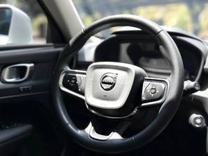 Stock 2021-2023 Vovo <span class=keywords><strong>XC40</strong></span> d'occasion, SUV scandinave de luxe 5 places, toit ouvrant panoramique, conduite à gauche - Product Image 4