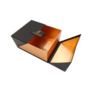 Kotak kemasan hadiah kertas kustom kardus kaku penutupan magnetik bertatahkan kartu emas ganda desain unik grosir - Product Image 5