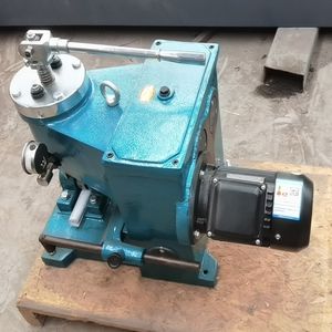 Machine à tensionner les lames de scie à ruban automatiques pour le travail du bois - Product Image 4