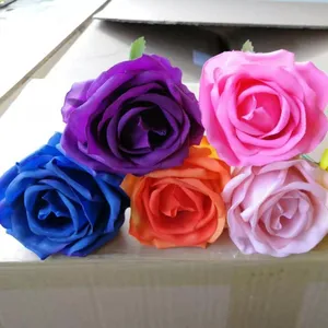Цветные шелковые искусственные цветочные головки оптом, искусственные розы для свадебного банкета