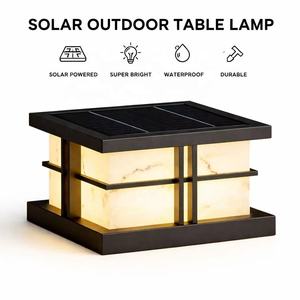 Lampe de poteau extérieure LED solaire/électrique moderne minimaliste IP65 étanche pour jardin et aménagement paysager - Product Image 5