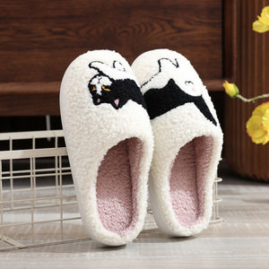 Pantoufles d'intérieur chaudes d'hiver en polaire pour femmes et hommes - Product Image 4
