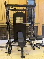 Equipo de Gimnasio Comercial Versátil Smith con Rack de Sentadillas y Entrenador Funcional 3 en 1 para Centros de Entrenamiento Profesional