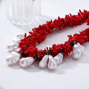 <span class=keywords><strong>Collana</strong></span> Bohémien Fatta a Mano Multistrato con Ciondolo a Ramo d'Albero Rosso e <span class=keywords><strong>Perle</strong></span> per Donne, Gioiello Estivo da Spiaggia - Product Image 3