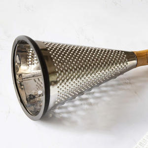 <span class=keywords><strong>Râpe</strong></span> <span class=keywords><strong>à</strong></span> fromage <span class=keywords><strong>rotative</strong></span> multifonction avec poignée en <span class=keywords><strong>bois</strong></span>, en acier inoxydable, pour légumes et fromage - Product Image 4