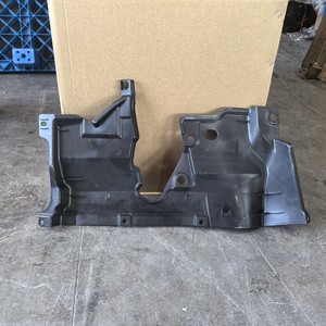 แผ่นกันกระแทกด้านหน้า Toyota Rx200t ปี 2016-2020 รุ่น 58166-48050 สีดำ วัสดุ PP ป้องกันใต้ท้องรถ - Product Image 4