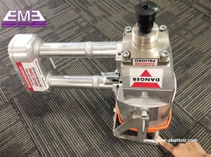 Aturdidor Neumático <span class=keywords><strong>para</strong></span> Ganado <span class=keywords><strong>de</strong></span> Acero Inoxidable, Equipo <span class=keywords><strong>de</strong></span> Sacrificio, Motor, Mejor <span class=keywords><strong>Venta</strong></span>, <span class=keywords><strong>Matadero</strong></span> <span class=keywords><strong>de</strong></span> Ganado - Product Image 5