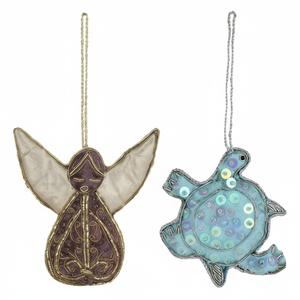 Adornos Navideños de Tortuga Ángel Coloridos de 4-5cm, Adornos Colgantes con Materiales de Terciopelo Real y Satén, Bordado a Mano - Product Image 1