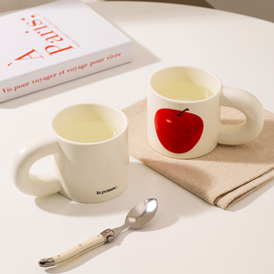Tazza in Ceramica Stile Nordico con Motivo a Mela Senza Coperchio, Tazza per <span class=keywords><strong>Caffè</strong></span> e Tè per Ufficio e Camera da Letto, Design Carino e di Alta Qualità - Product Image 1