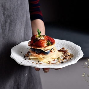 Plato de <span class=keywords><strong>Cena</strong></span> de Cerámica Blanco Puro a Precio de Fábrica, Plato Redondo con Borde de Encaje, Platos Sólidos con Relieve para Ensalada/Postre/Pasta/Filete - Product Image 5