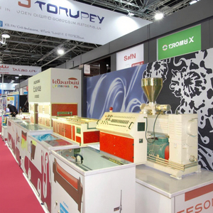 Bxz PE Gỗ nhựa composite dòng <span class=keywords><strong>PVC</strong></span> cửa sổ sàn tường Bảng điều khiển ứng dụng Phim giữa holec Bảng điều khiển cửa nhựa máy đùn - Product Image 4