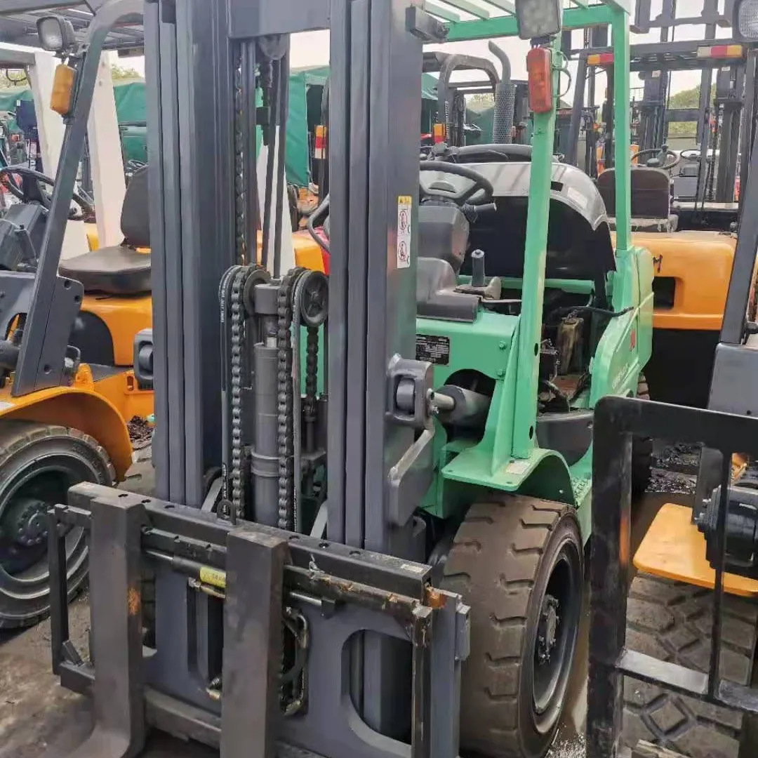 used 2.5ton 3 ton mitsubishi forklift 3 stage lift 4.5m for sale in Shanghai