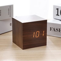 Lampe de bureau LED multifonctionnelle en PVC, écoénergétique, intelligente et à commande vocale, lumineuse, pour chambre et bureau, idéale pour le commerce transfrontalier.
