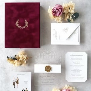 Boîte d'invitation de mariage rigide en velours de luxe avec carte en papier d'art et acrylique, pelliculage brillant, ruban doré, design en forme de livre - Product Image 3