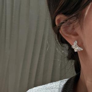 Pendientes de Plata de Ley S925 con Diseño de Mariposa y Flor de Primavera/Verano, Estilo Medieval, Lujo Ligero, Diseño de Nicho, Simple, Dulce, con Circonita Colgante, a la Moda - Product Image 2