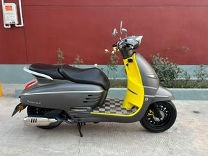 Peugeot <span class=keywords><strong>Django</strong></span> 150 Scooter Retrò a Benzina, Motore EFI 4 Valvole Raffreddato ad Acqua, ABS, TFT, Smart Key, Pneumatici LED Michelina, Moto per Pendolari - Product Image 2