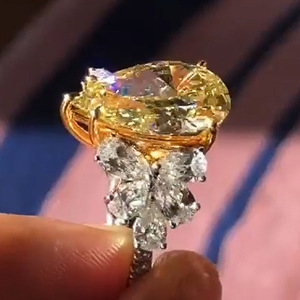 Bague en cristal en forme de poire pour femmes, élégante bague en forme de goutte d'eau, accessoires de fête quotidiens - Product Image 2