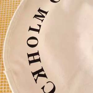 กระเป๋าผ้าแคนวาสสีเบจขายส่ง รีไซเคิลได้ ใช้ใส่ของชำ ของชายหาด พิมพ์ลายตัวอักษร โลโก้ตามสั่ง หูหิ้วคู่ แฟชั่นทันสมัย - Product Image 3