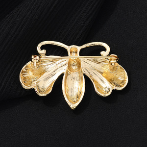 Nuevo broche de aleación de zinc ecológico con diseño de miel goteando, elegante, de alta gama, accesorio de ropa con temática animal adorable - Product Image 4