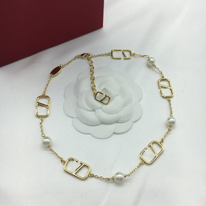 <span class=keywords><strong>Collier</strong></span> de luxe pour femmes, bijoux de créateur, haute qualité, couleur or, charmes à la mode, lettre <span class=keywords><strong>V</strong></span>, marques célèbres - Product Image 3