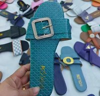 Vente flash - Pantoufles de luxe pour femmes, sandales plates décontractées pour femmes, cuir PVC de haute qualité, pantoufles de luxe pour femmes