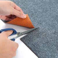 Dalles de moquette modernes de luxe en polyester, fabriquées à la machine, amovibles pour la maison, la salle de bain, la cuisine, l'hôtel