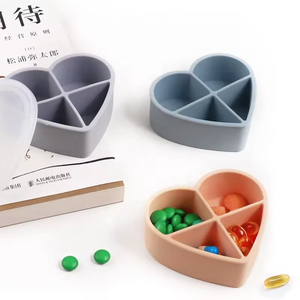 Boîte à pilules en silicone, étui de rangement, organiseur 7 jours, boîte à médicaments scellée, organiseur de rangement, forme de cœur, boîte à pilules hebdomadaire portable <span class=keywords><strong>pour</strong></span> <span class=keywords><strong>les</strong></span> voyages - Product Image 3