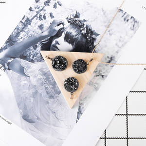 2026 produits <span class=keywords><strong>de</strong></span> guérison spirituelle perles d'agate druzy pendentifs géode lune avec des roches <span class=keywords><strong>de</strong></span> pierre <span class=keywords><strong>de</strong></span> jade à bas <span class=keywords><strong>prix</strong></span> - Product Image 1