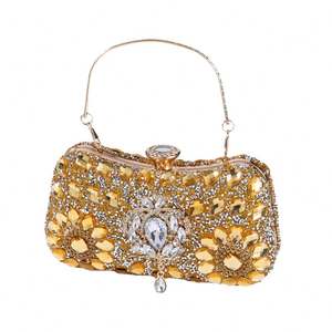 Bolso bandolera de acrílico de alta gama, elegante y moderno, con cadena de concha y forro de poliéster. - Product Image 1