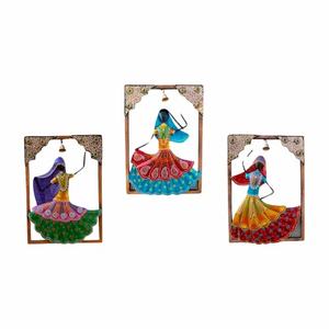 Galerie fait à la main en fer Tribal Musicians Kalbeliya Doll Frame Hand Painted Decorative Gift Item for Home Decor Fashion Model Craft - Product Image 1
