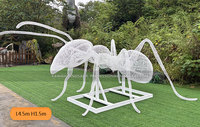 Statue de fourmi en fer réaliste Sculpture d'insecte en métal réaliste