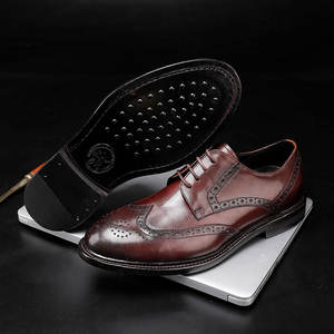 Chaussures en cuir rétro haut de gamme pour hommes, idéales pour les occasions formelles et professionnelles, design respirant et imperméable pour l'automne, semelles antidérapantes, rehaussantes - Product Image 2